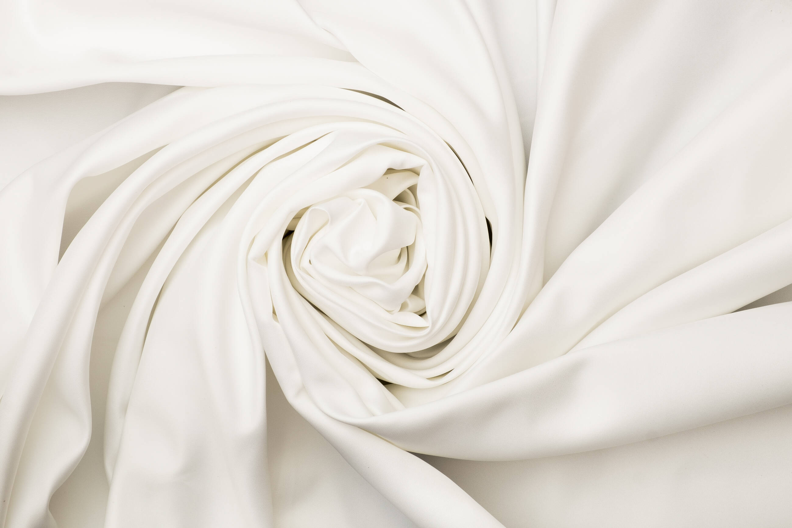 Frumous satin rolled in a circle 327402